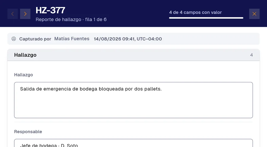 Registro HZ-377 del formulario «Reporte de hallazgo» en PAIR. Hallazgo: Salida de emergencia de bodega bloqueada por dos pallets; Responsable: Jefe de bodega · D. Soto.